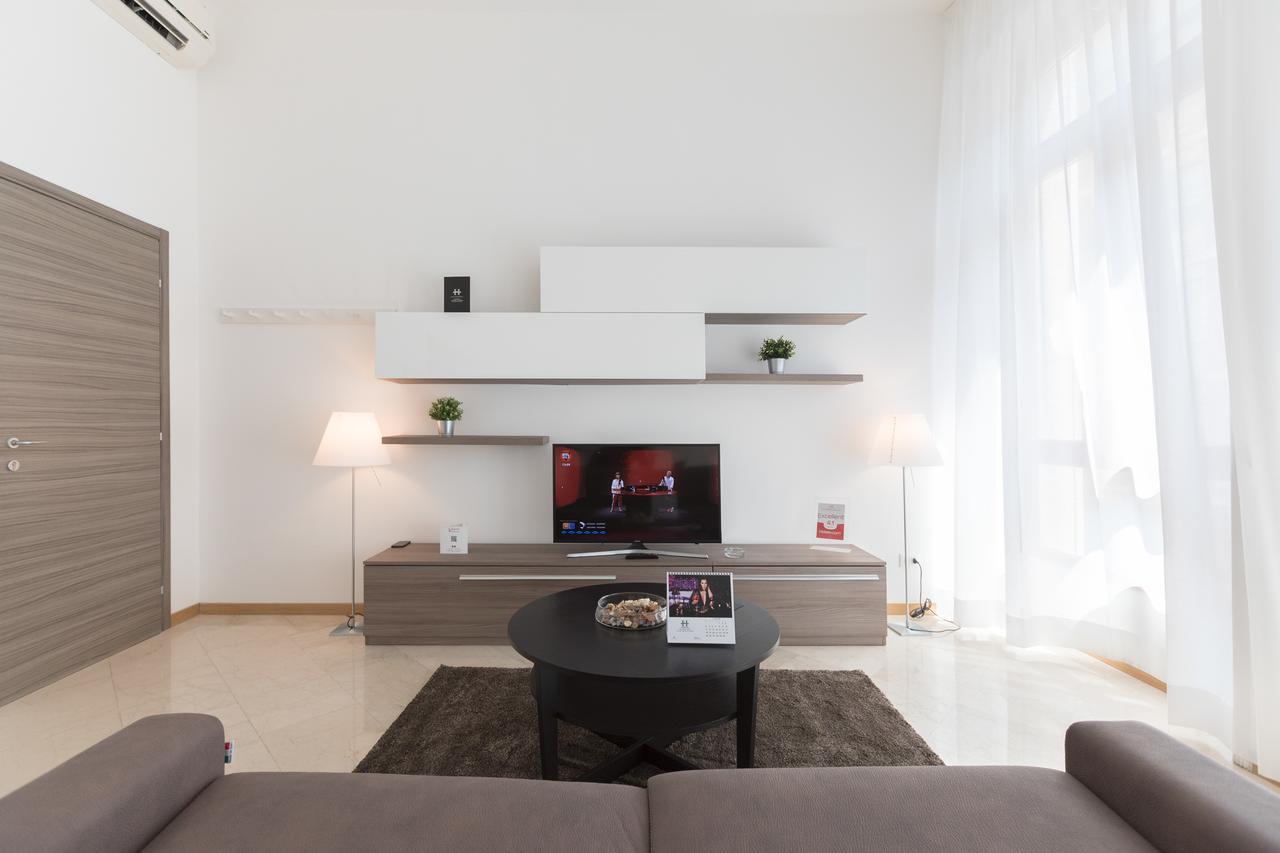 Hemeras Boutique Homes - Design Apartments Near Duomo Cathedral Milano Eksteriør billede